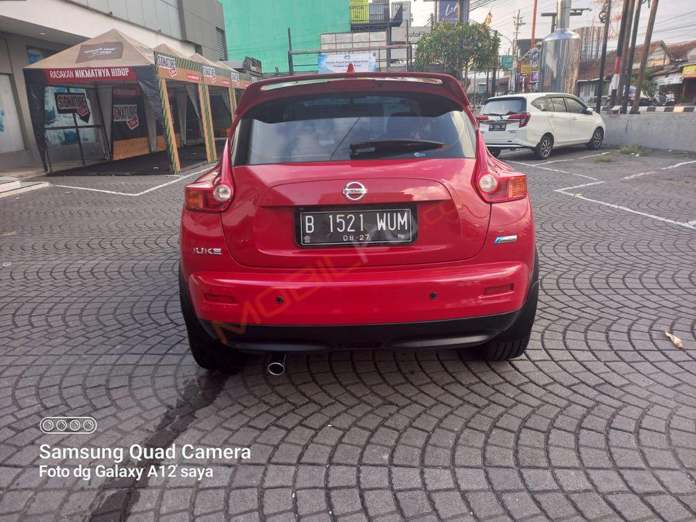 Mobil Nissan Juke 2012