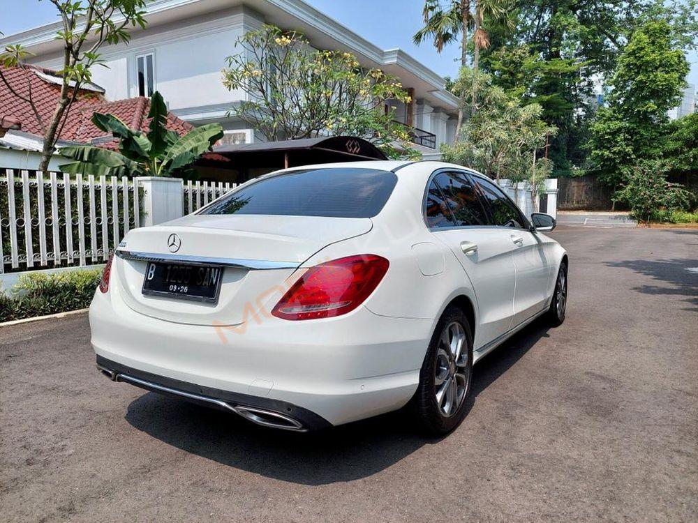 Mobil Mercedes-Benz C-Class 2016