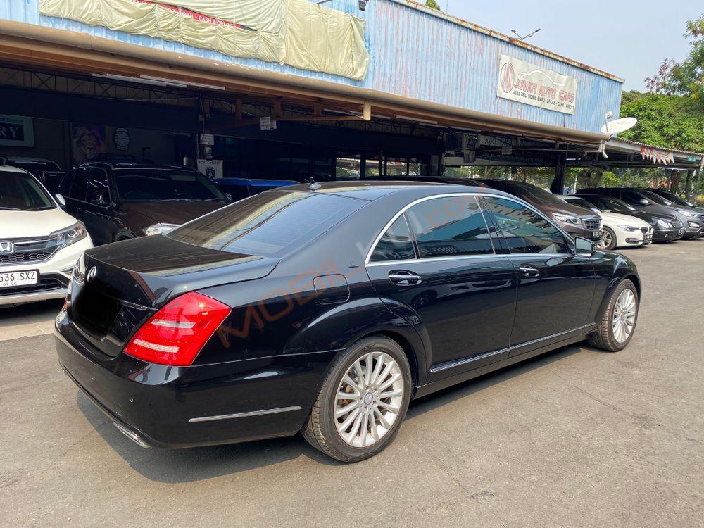Mobil Mercedes-Benz S-Class 2011