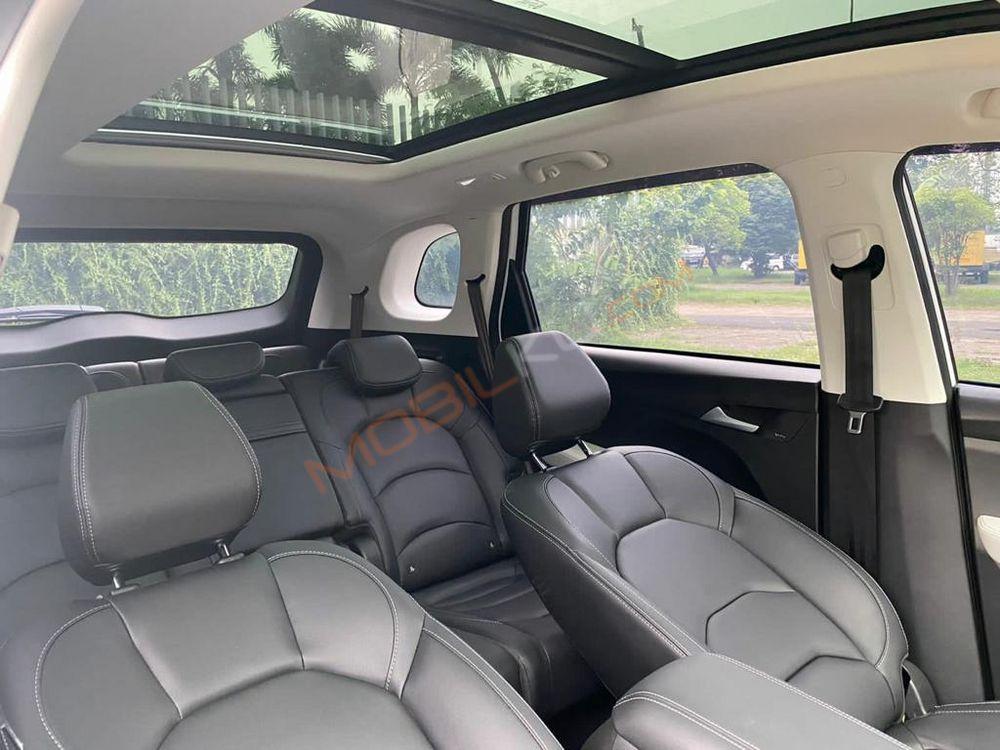 Mobil Wuling Almaz 2021