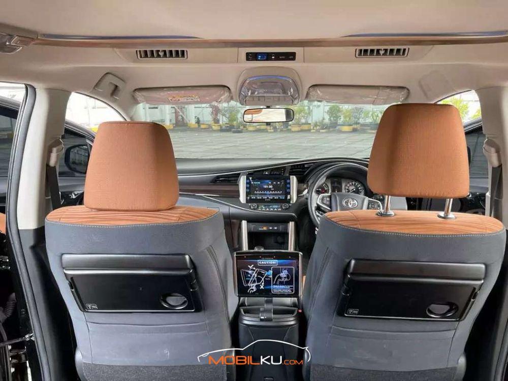 Mobil Toyota Kijang Innova 2019