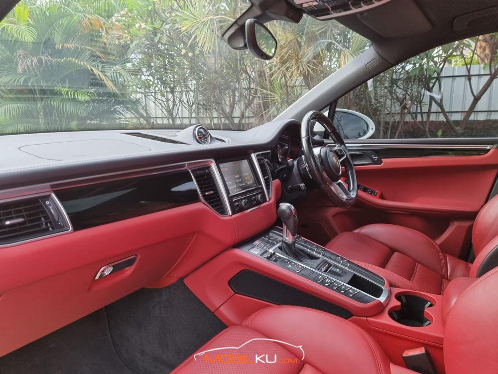 Mobil Porsche Macan 2014