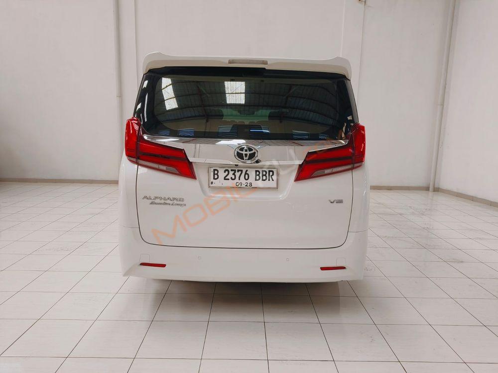 Mobil Toyota Alphard 2018