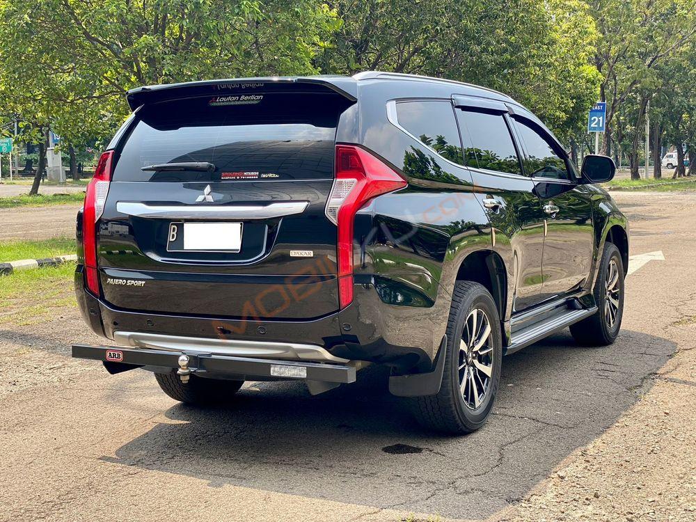 Mobil Mitsubishi Pajero 2018