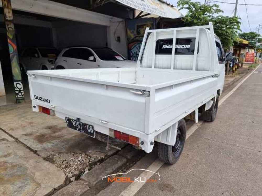 Mobil Suzuki Mega Carry 2014