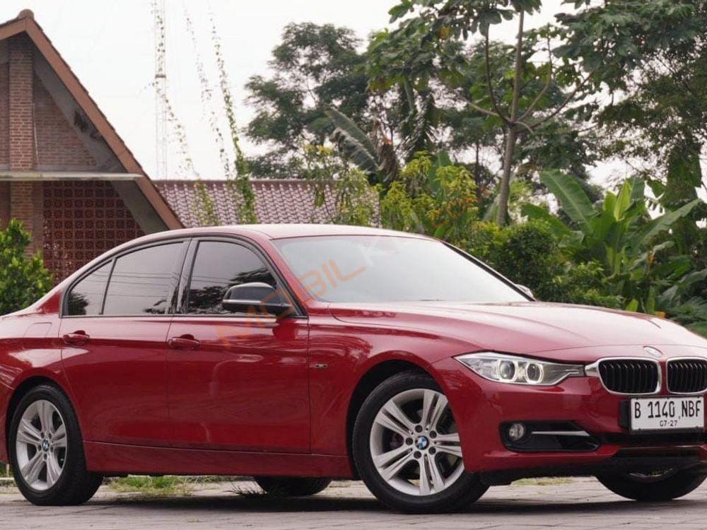 Mobil BMW 3 Series 2013