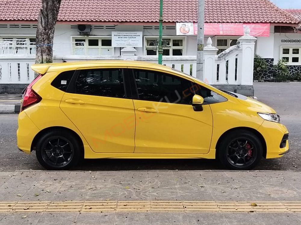 Mobil Honda Jazz 2019