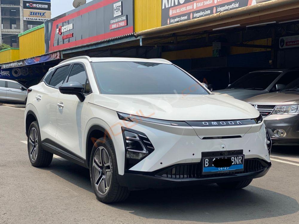 Mobil Chery Omoda E5 2024