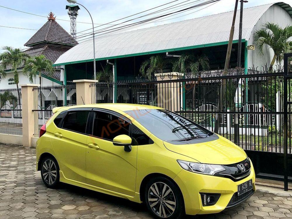 Mobil Honda Jazz 2015
