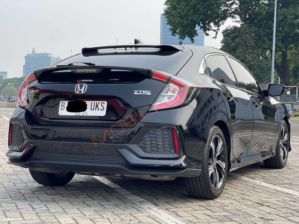 Mobil Honda Civic Hatchback 2017
