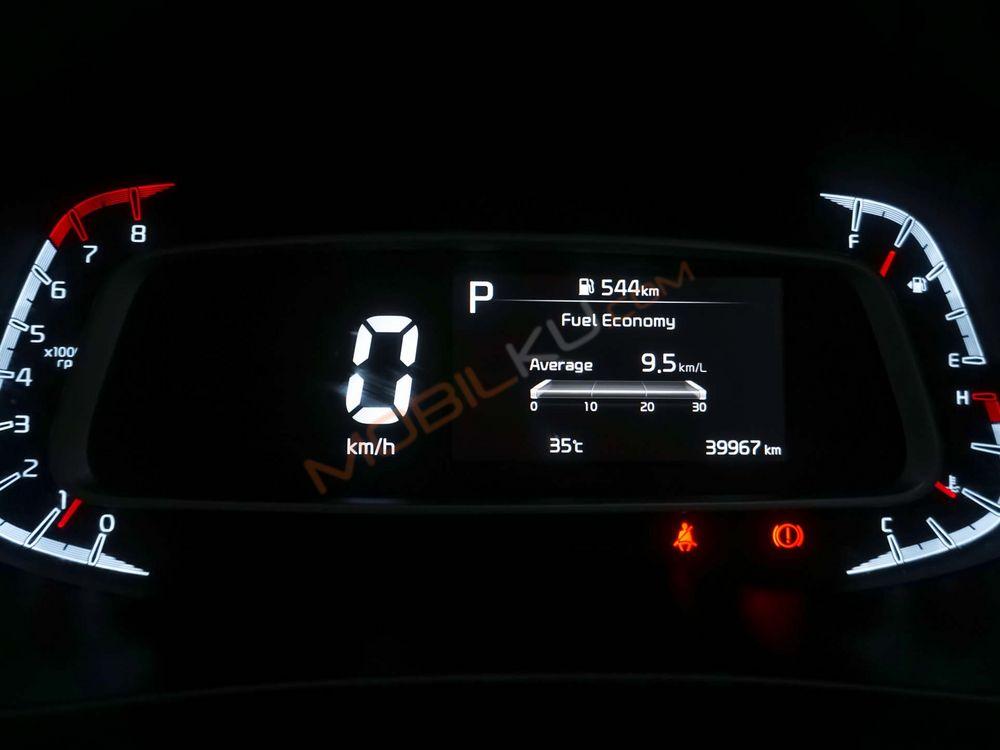 Mobil Kia Sonet 2021