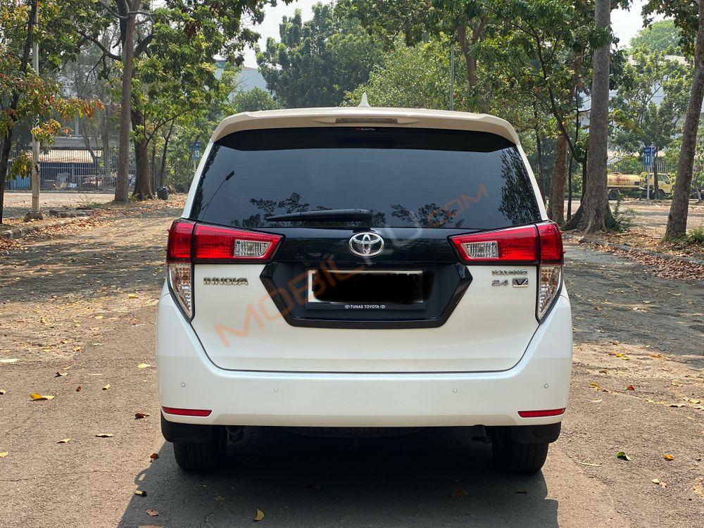 Mobil Toyota Kijang Innova 2022