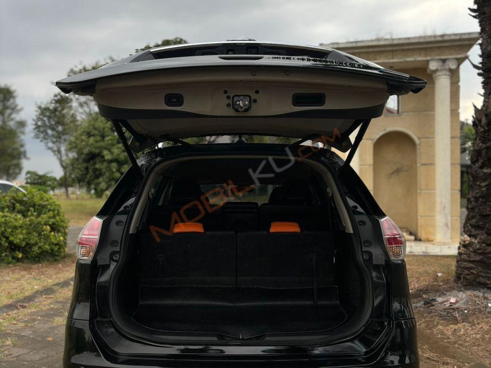 Mobil Nissan X-Trail 2015