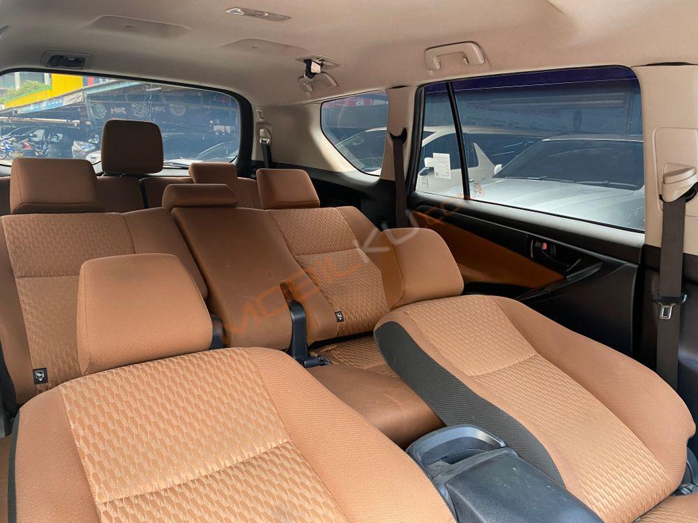 Mobil Toyota Kijang Innova 2017