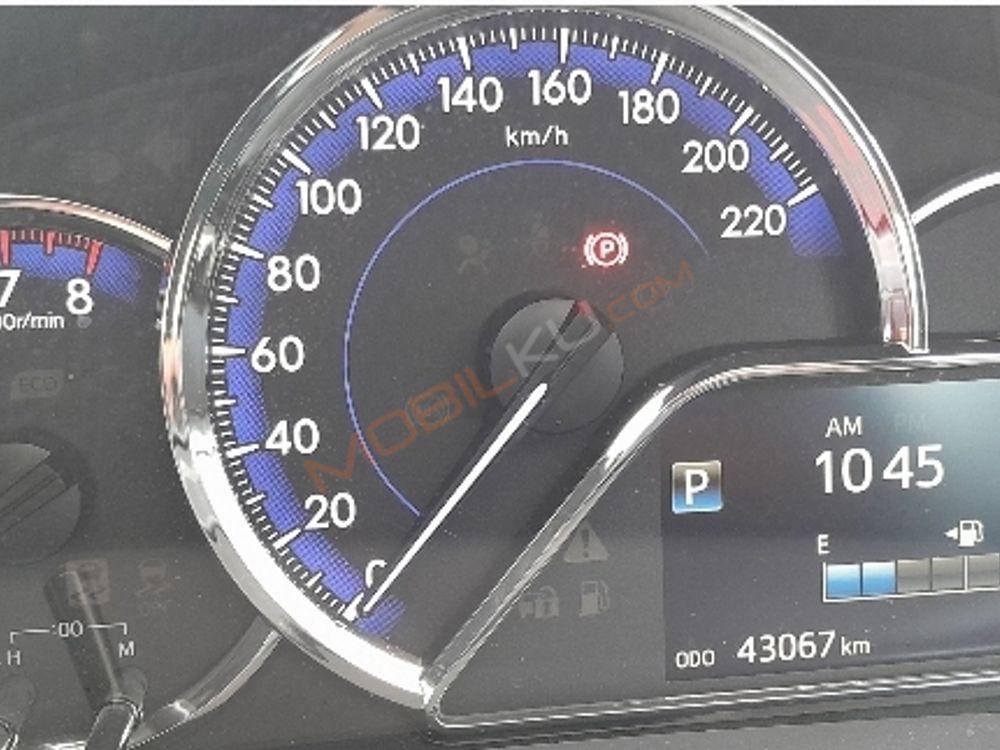 Mobil Toyota Yaris 2019