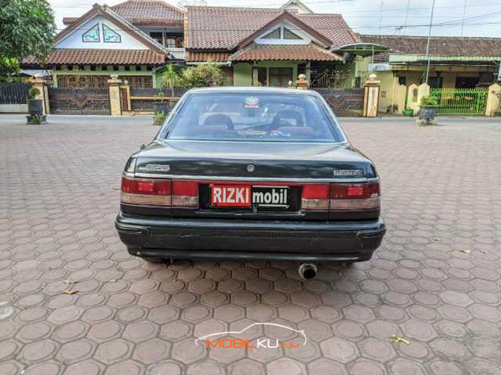 Mobil Mazda 626 1988