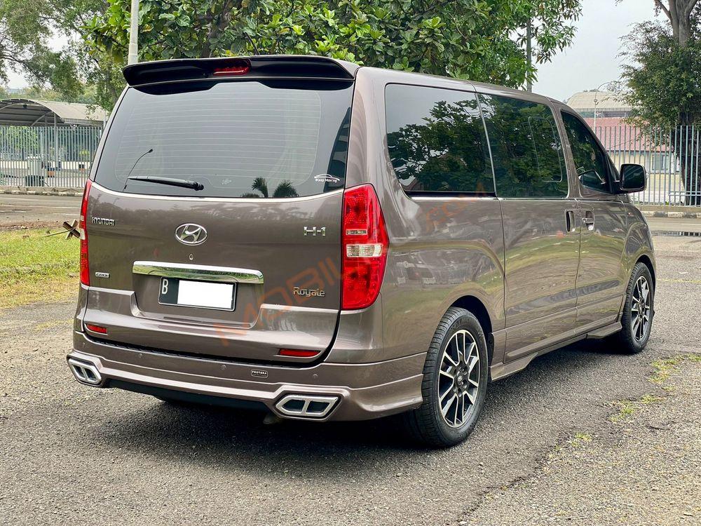 Mobil Hyundai H-1 2018