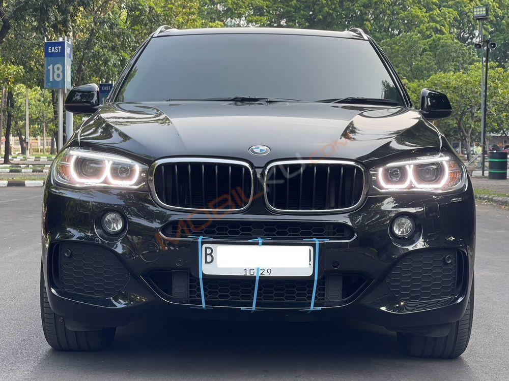 Mobil BMW X5 2015