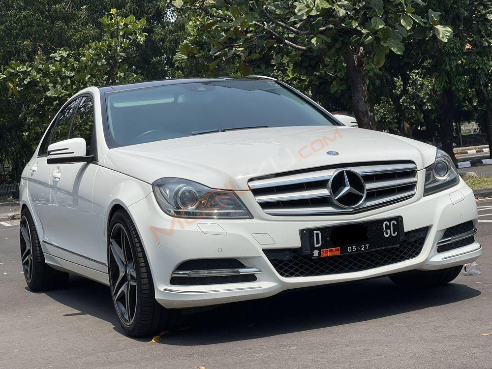 Mobil Mercedes-Benz C-Class 2013