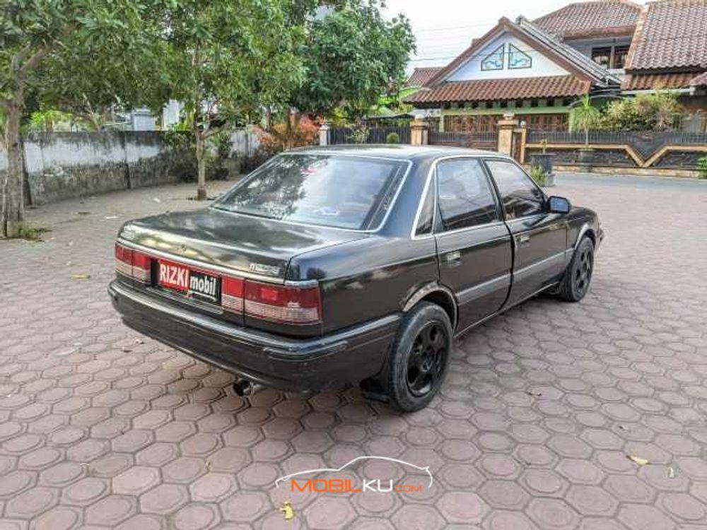 Mobil Mazda 626 1988