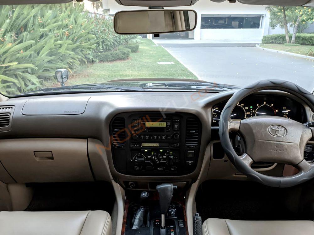 Mobil Toyota Land Cruiser 2000