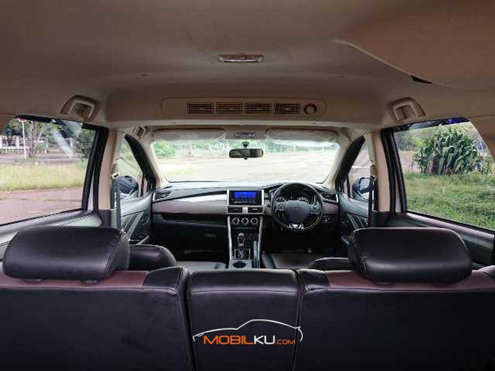 Mobil Mitsubishi Xpander Cross 2020