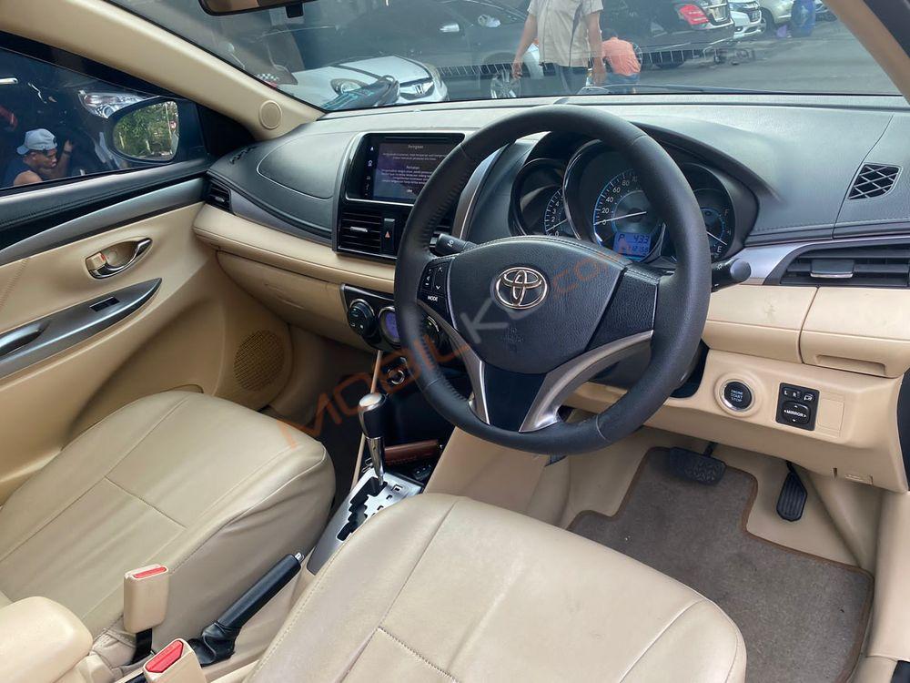 Mobil Toyota Vios 2015