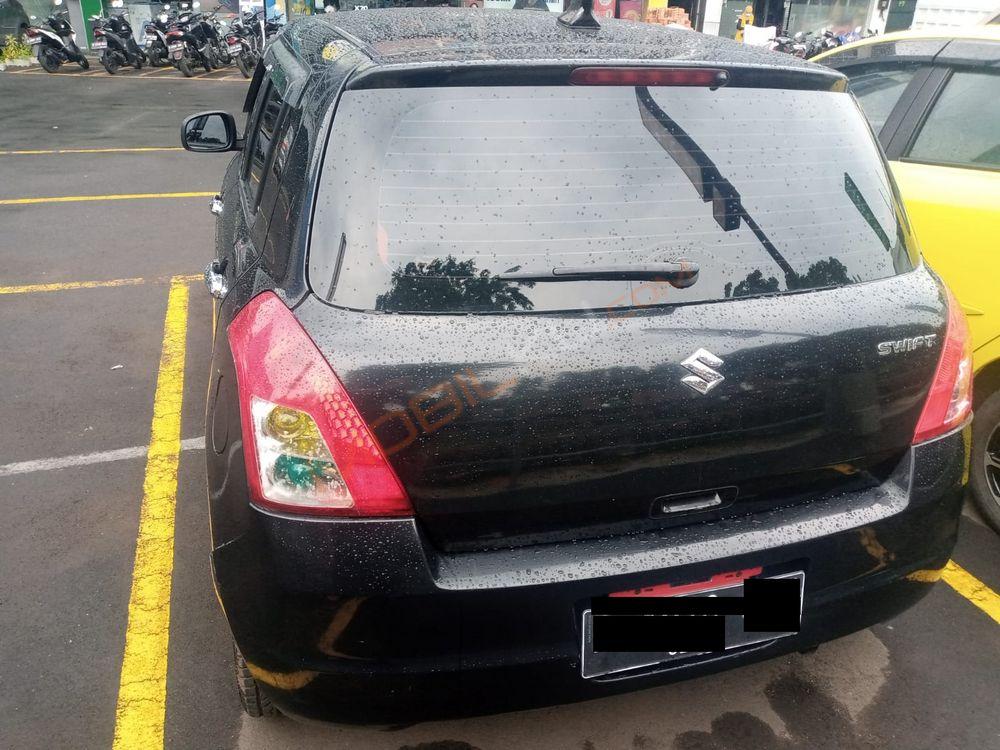 Mobil Suzuki Swift 2010