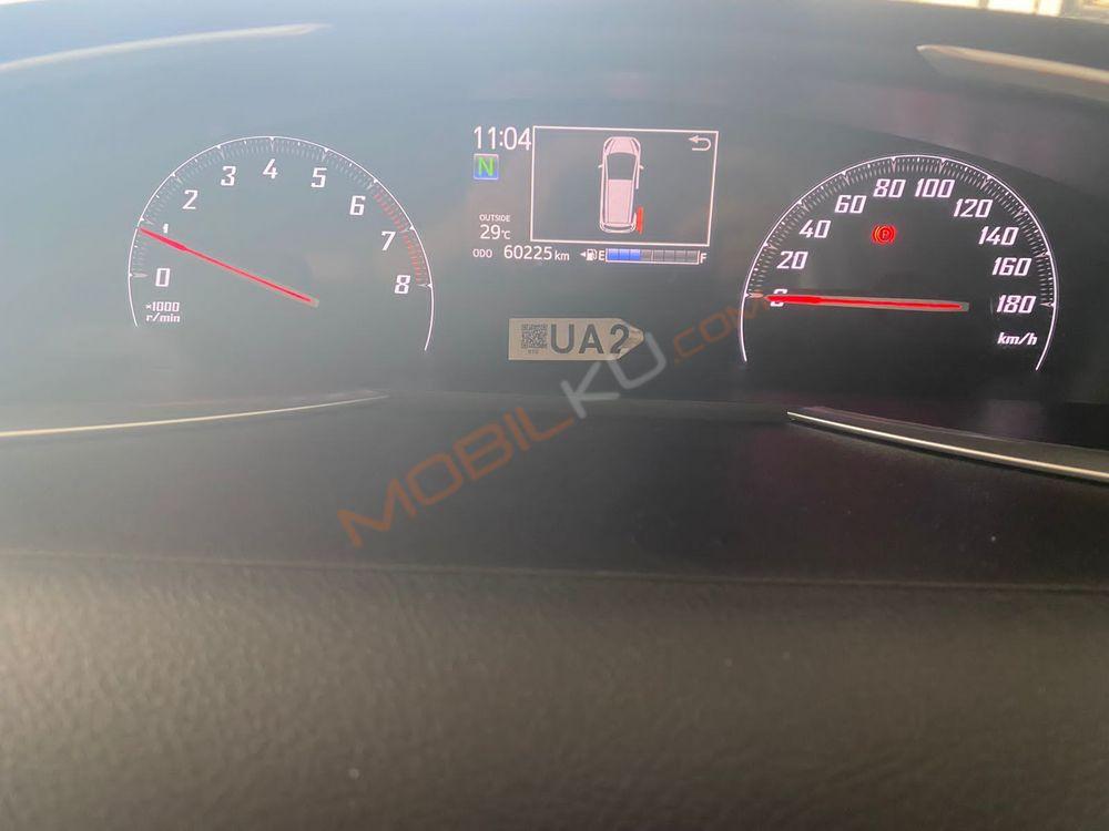Mobil Toyota Sienta 2016