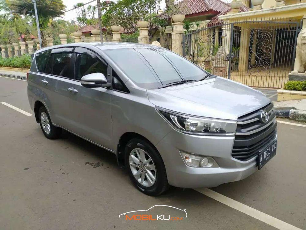 Mobil Toyota Kijang Innova 2016