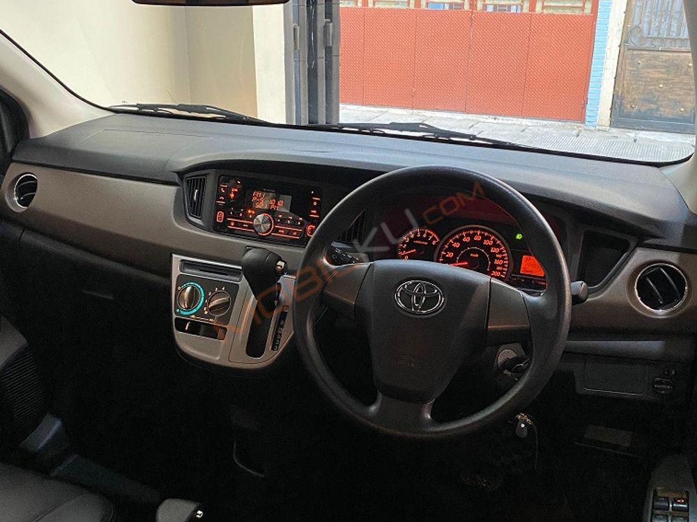 Mobil Toyota Calya 2019