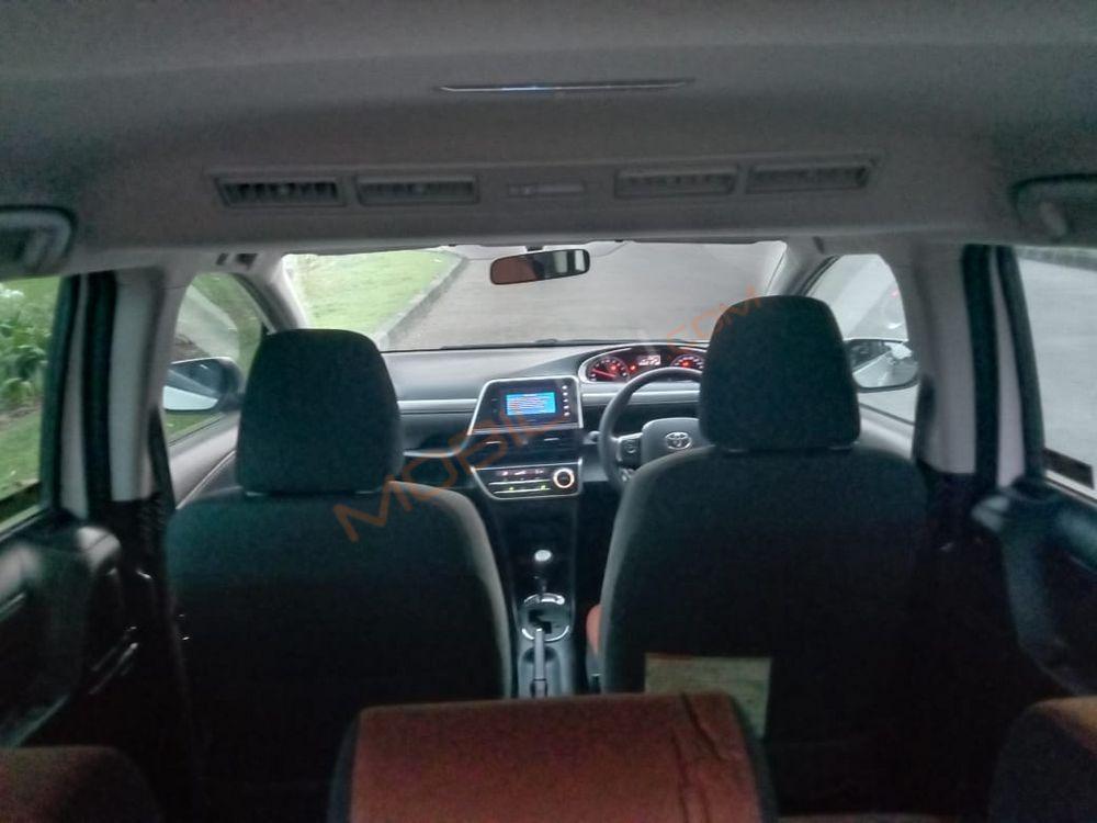 Mobil Toyota Sienta 2017
