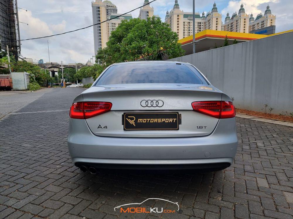 Mobil Audi A4 2013