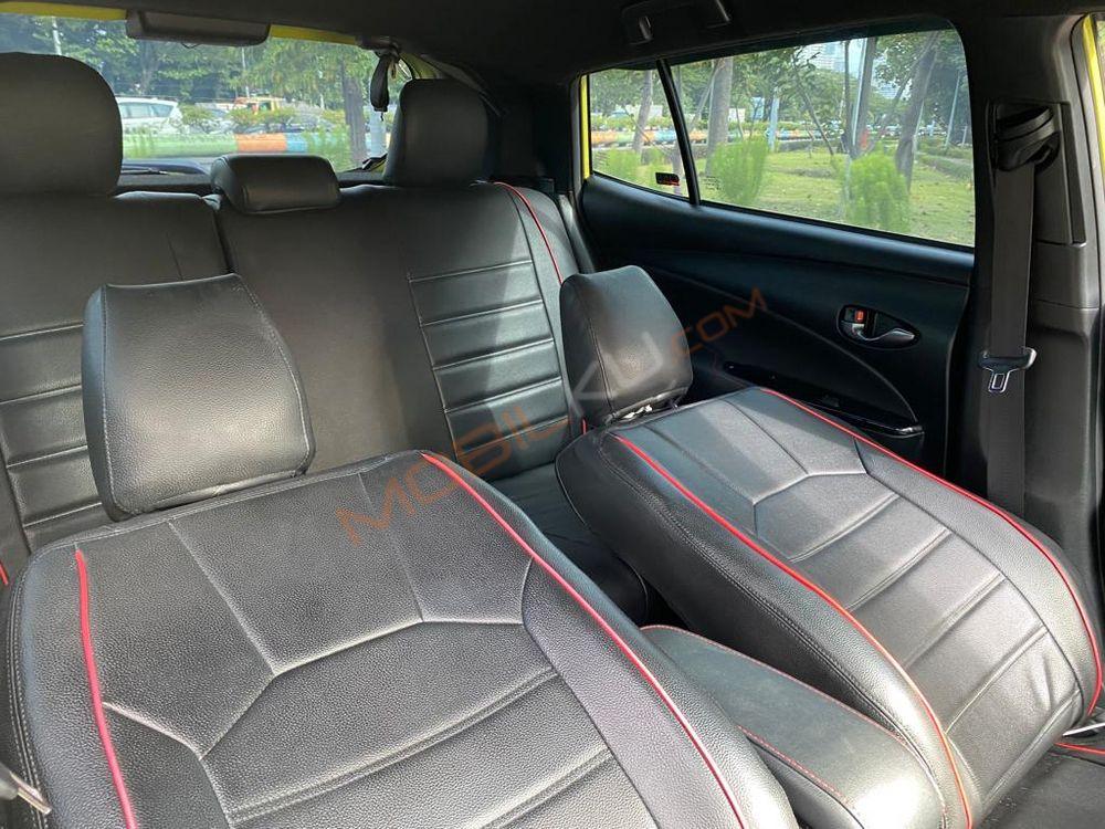 Mobil Toyota Yaris 2021