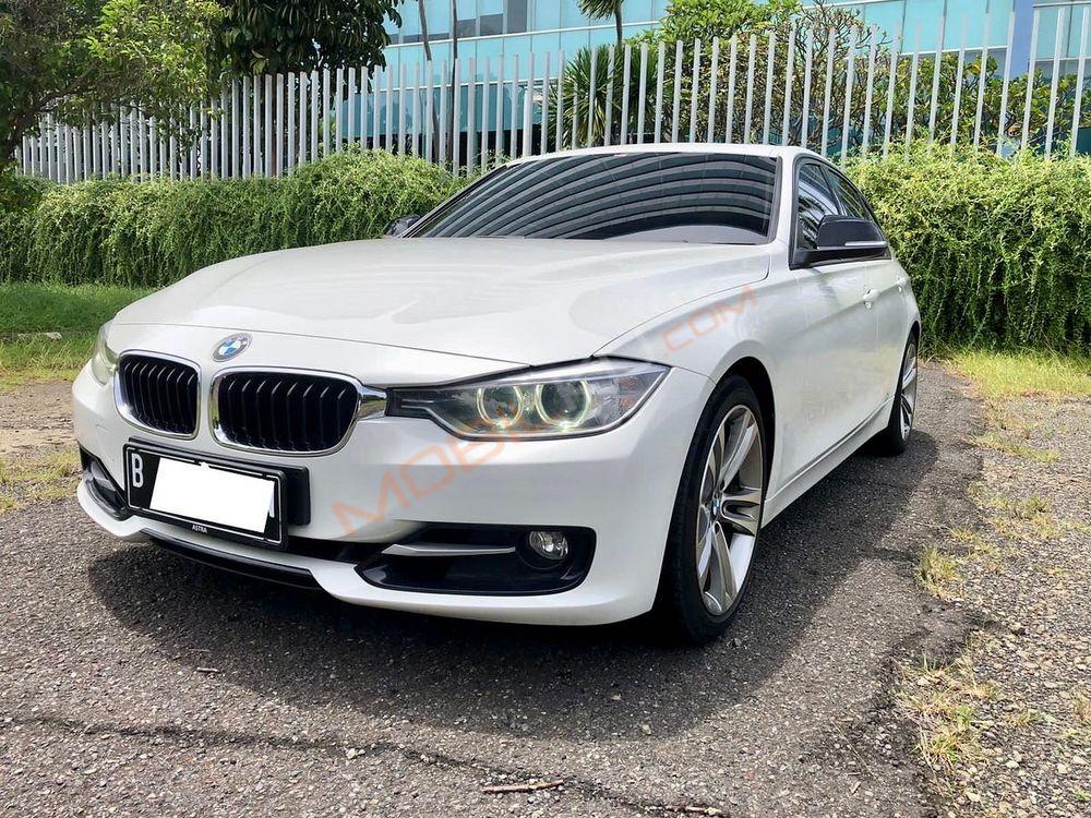 Mobil BMW 3 Series 2014