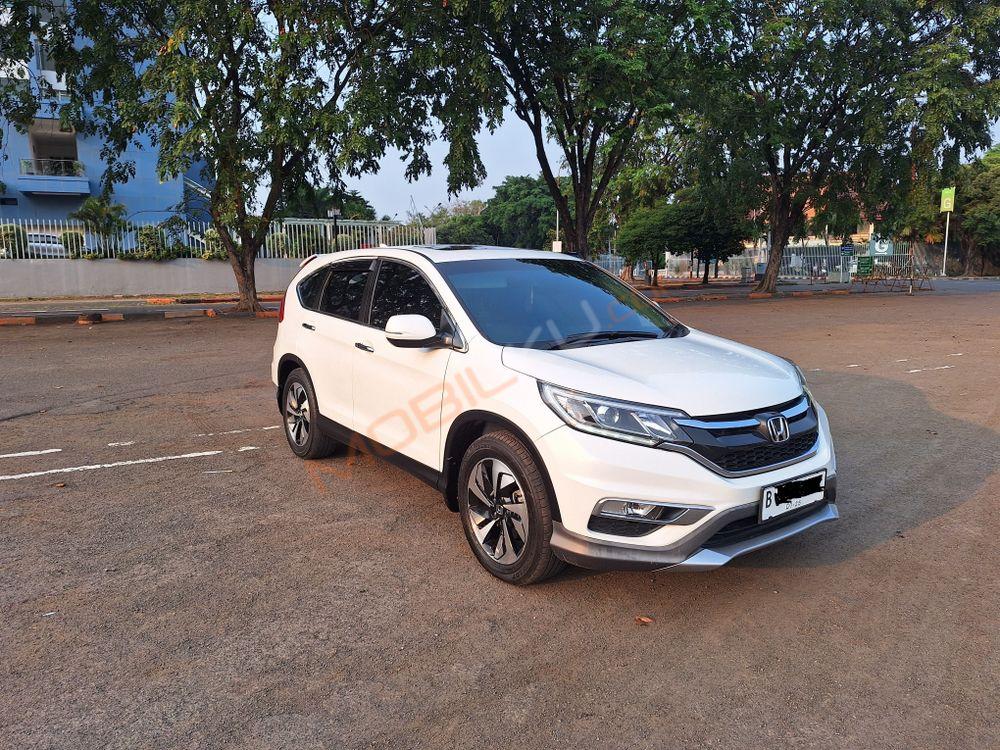Mobil Honda CR-V 2015