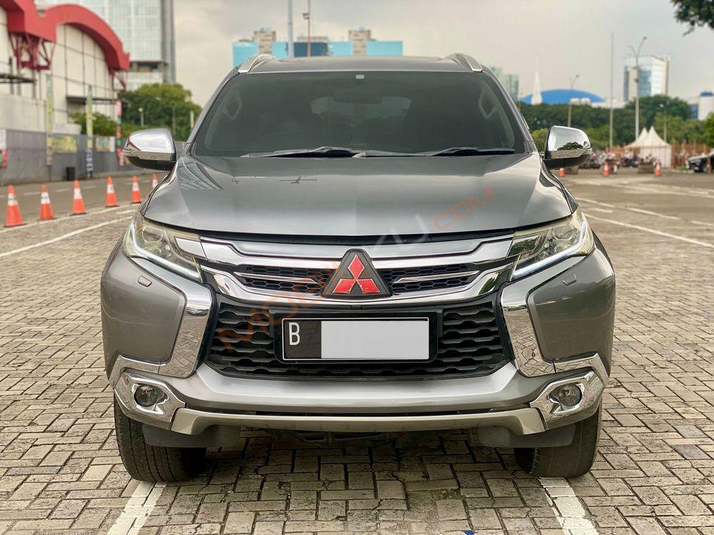 Mobil Mitsubishi Pajero 2016