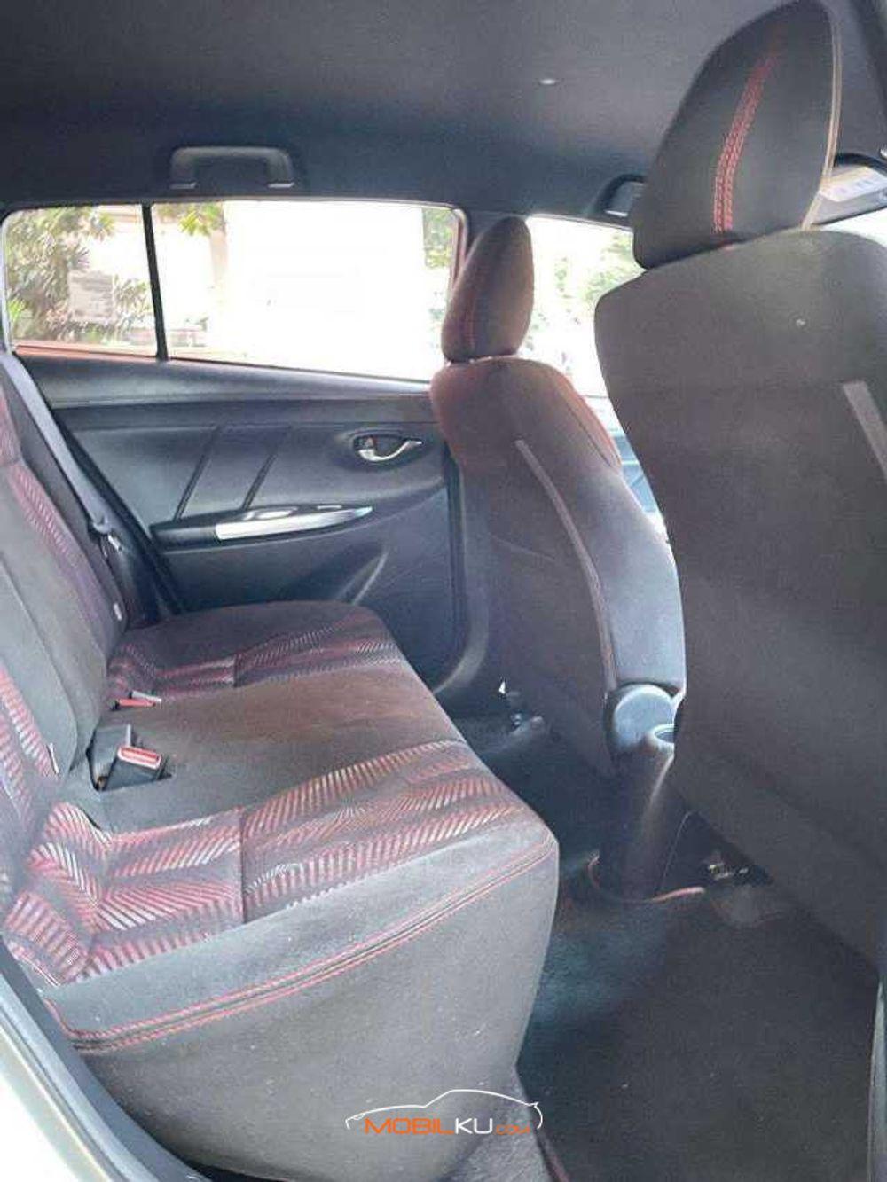 Mobil Toyota Yaris 2017