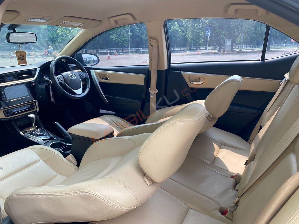 Mobil Toyota Corolla 2018