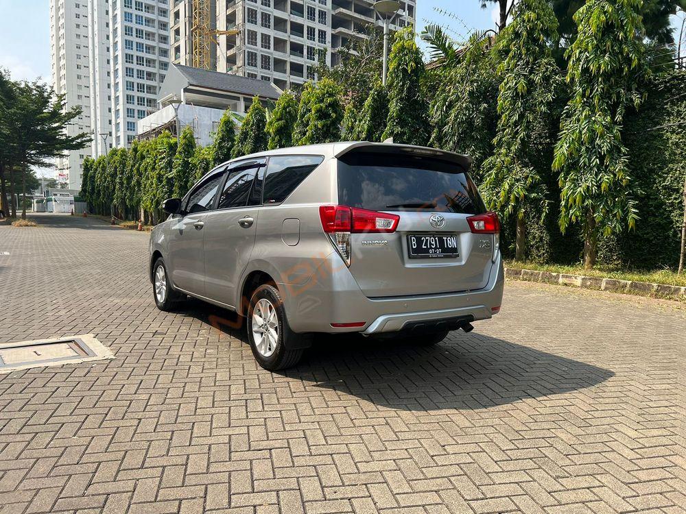 Mobil Toyota Kijang Innova 2017
