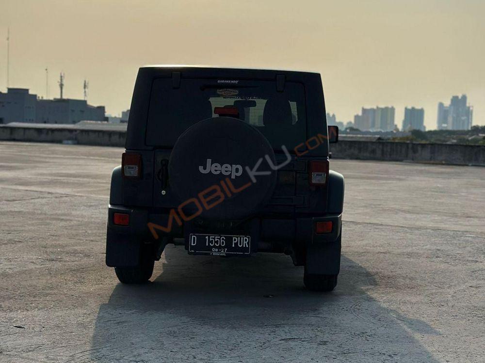 Mobil Jeep Wrangler 2013
