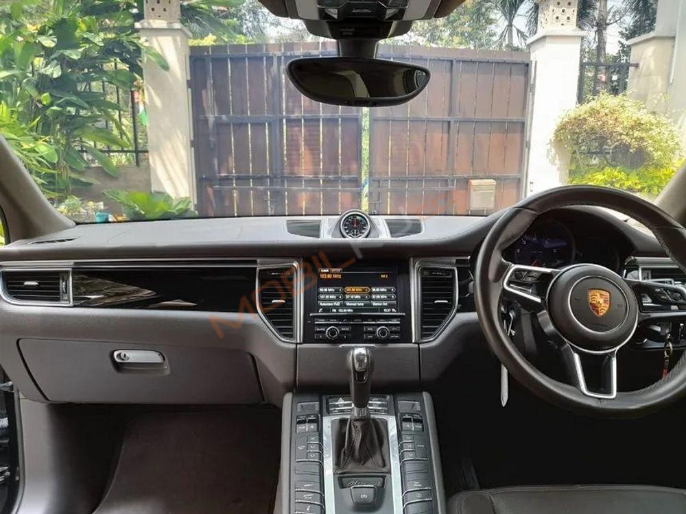 Mobil Porsche Macan 2015