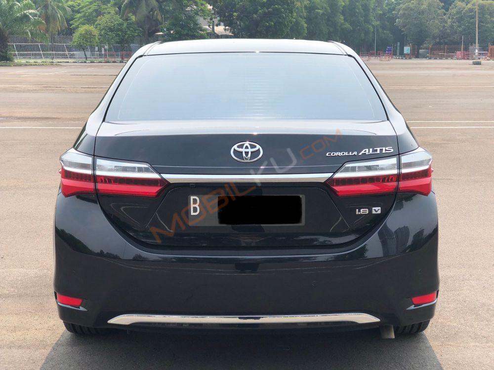 Mobil Toyota Corolla 2018
