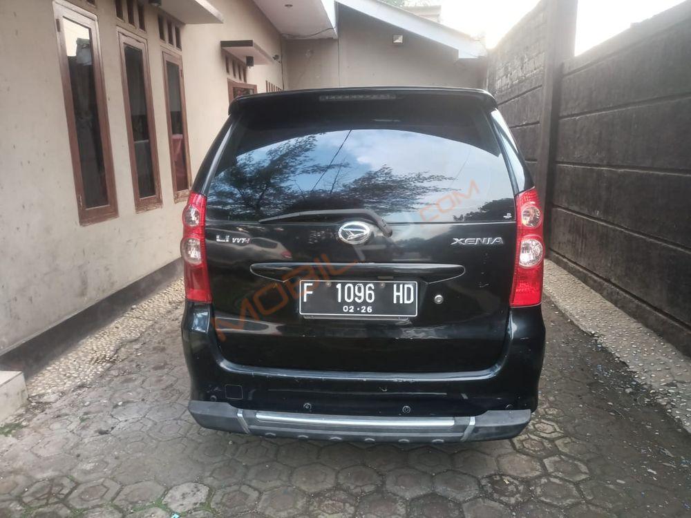Mobil Daihatsu Xenia 2011