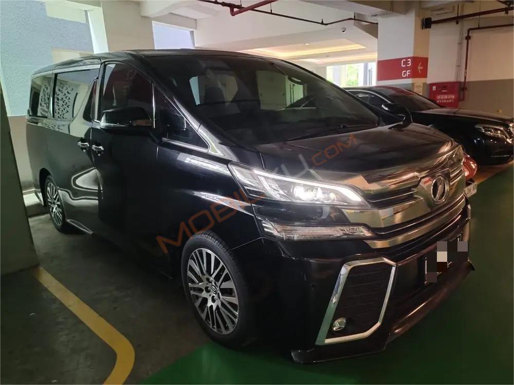 Mobil Toyota Vellfire 2015