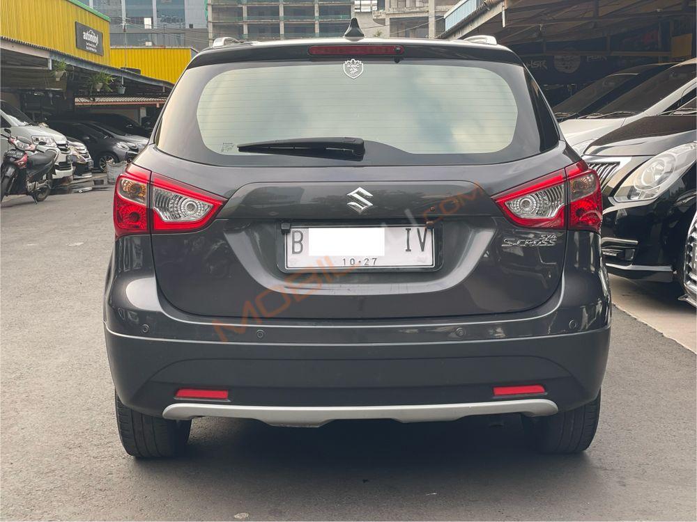 Mobil Suzuki SX4 2017