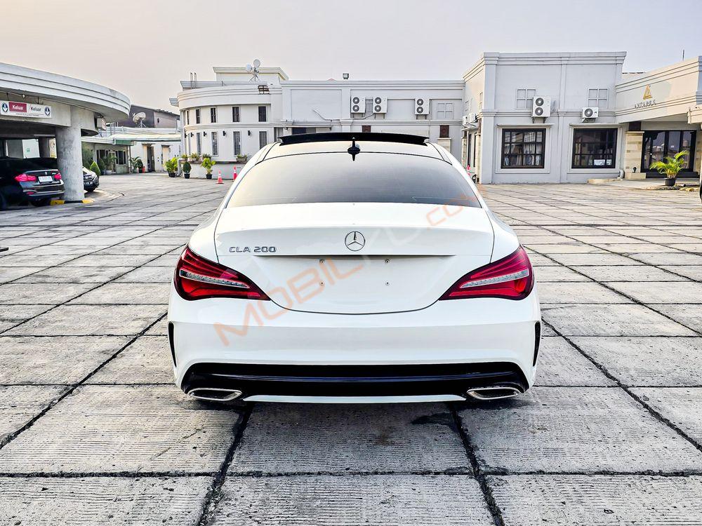 Mobil Mercedes-Benz CLA 2016