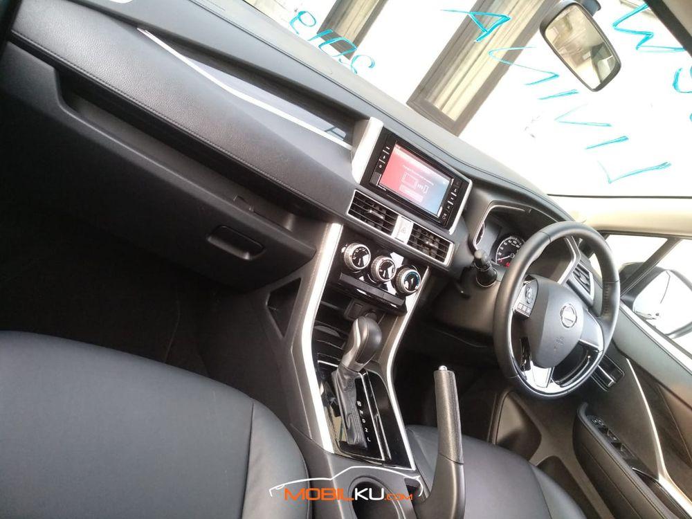 Mobil Nissan Livina 2019