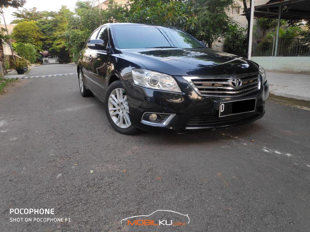Mobil Toyota Camry 2012