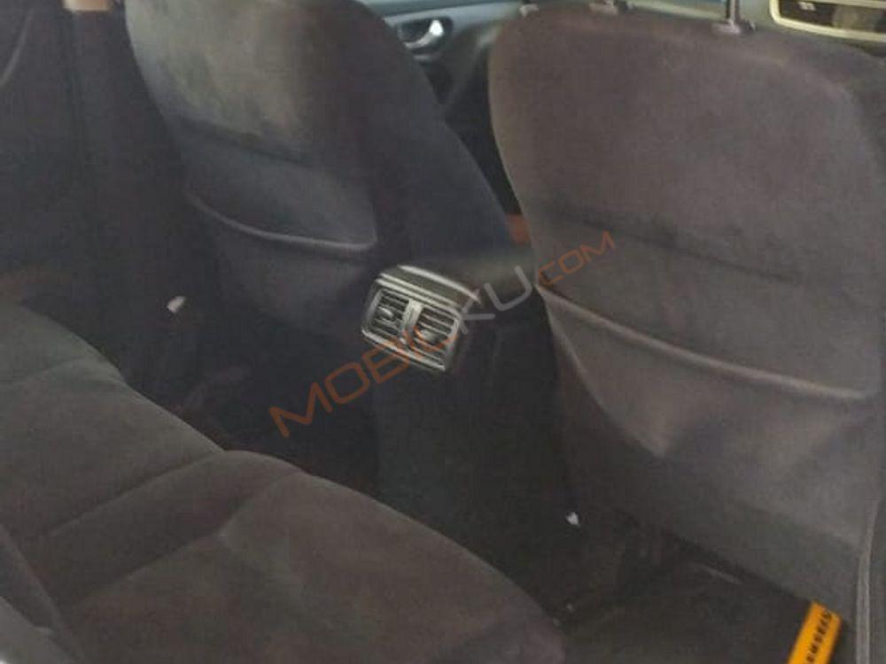 Mobil Nissan X-Trail 2015